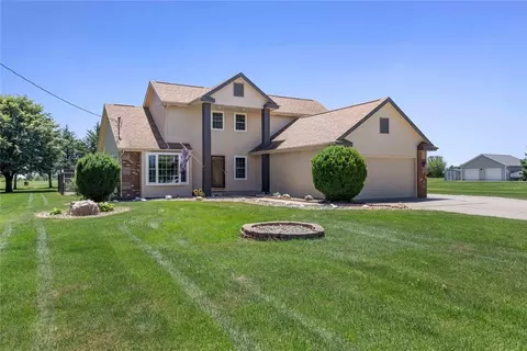 6545 NE 12th Ave, Pleasant Hill, IA 50327