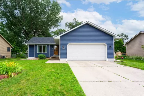 875 4th St, Waukee, IA 50263