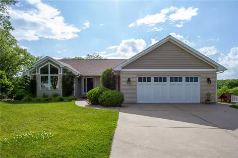 1443 Edgewood Dr, Pella, IA 50219