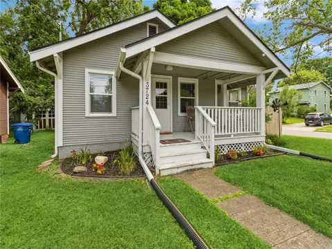 3724 Hickman Rd, Des Moines, IA 50310
