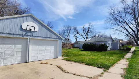 213 SW 4th St, Ogden, IA 50212