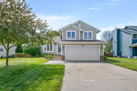 706 NE Michael Dr, Ankeny, IA 50021