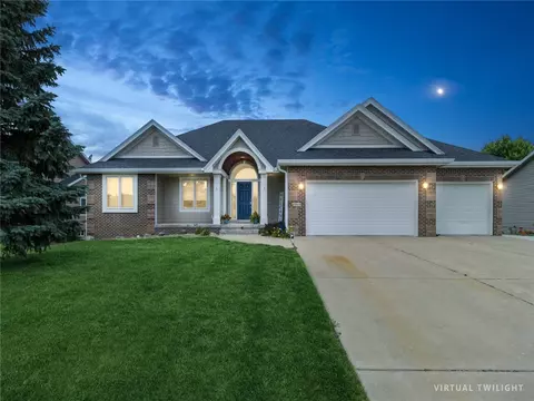 2300 W Henderson Ave, Indianola, IA 50125