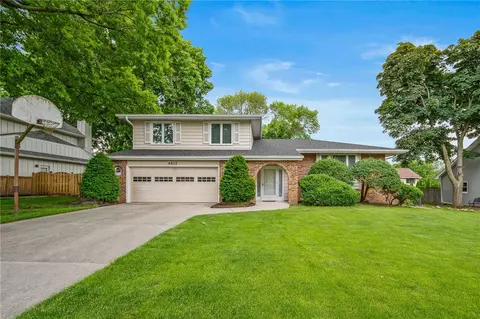4812 Pommel Pl, West Des Moines, IA 50265
