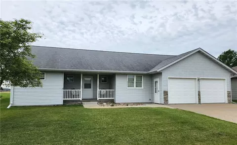1618 Mckay Dr, Knoxville, IA 50138