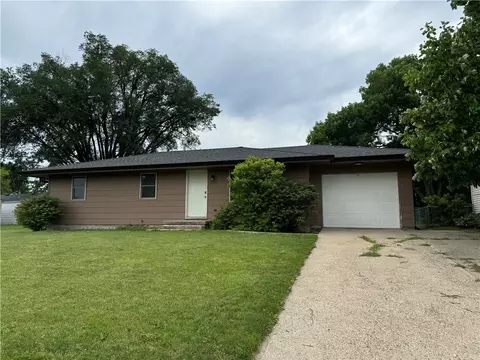 306 12th Ave SW, Altoona, IA 50009