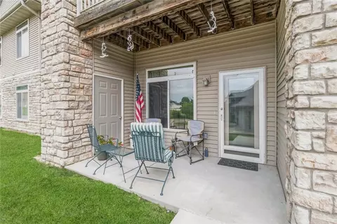 547 Kelsey Ln, Altoona, IA 50009