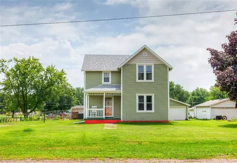 312 3rd St NE, Mitchellville, IA 50169