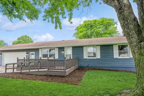 11513 Grimes Pl, Indianola, IA 50125