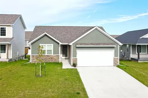 110 NE Adams Ave, Elkhart, IA 50073