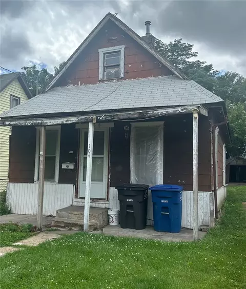 104 E 15th St, Des Moines, IA 50316