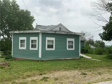 802 4th St, Union, IA 50258
