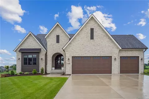 11226 Twilight Dr, West Des Moines, IA 50266