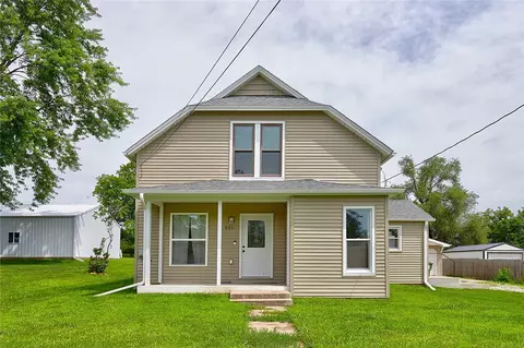 551 Long St, Patterson, IA 50218