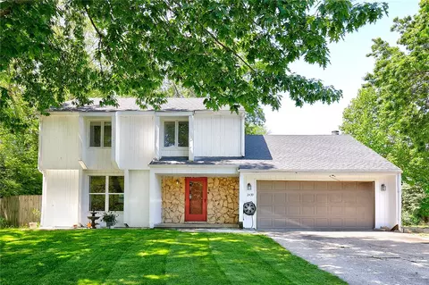 2439 E Rose Ave, Des Moines, IA 50320