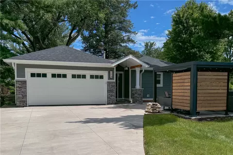 714 53rd St, Des Moines, IA 50312