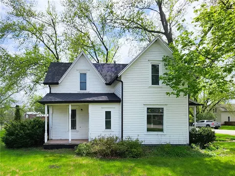 102 S Logan St, Roland, IA 50236