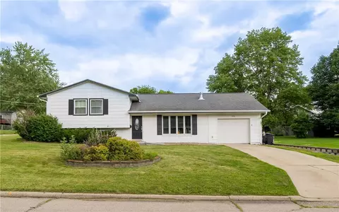 300 W 13th St S, Newton, IA 50208