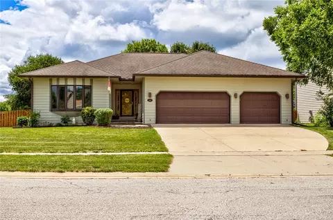 328 Topaz Ct, Ames, IA 50010