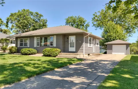 206 SE Park View Dr, Ankeny, IA 50021