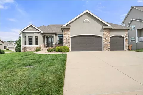 16891 Alpine Ct, Clive, IA 50325
