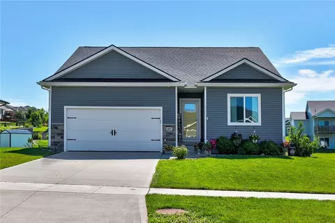 1607 Crabapple Ln, Granger, IA 50109