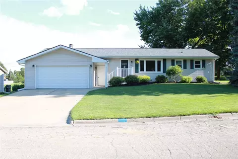 211 Queen Ann Ct, Baxter, IA 50028