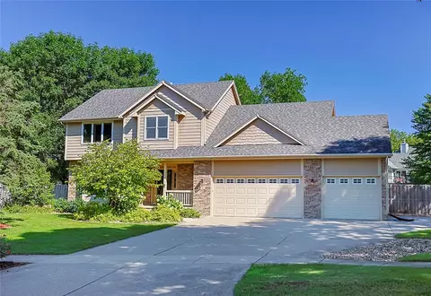 5909 Colt Dr, West Des Moines, IA 50266