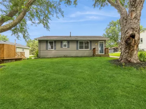 5030 Orchard Dr, Pleasant Hill, IA 50327
