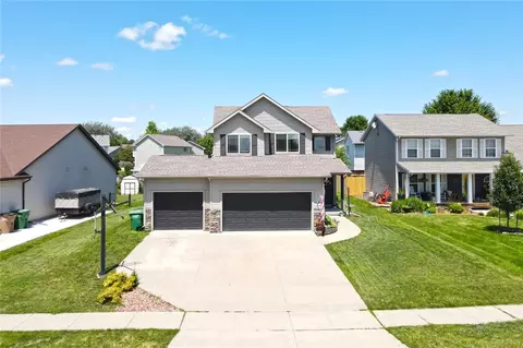 2505 Green Hills Dr, Norwalk, IA 50211