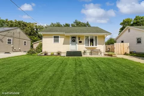 1919 60th St, Des Moines, IA 50322