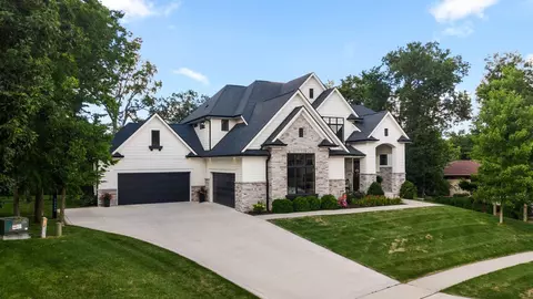 85 Fox Lndg, Waukee, IA 50263