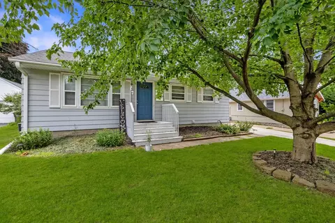 2317 61st St, Des Moines, IA 50322