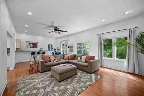 1175 S 50th Pl, West Des Moines, IA 50265