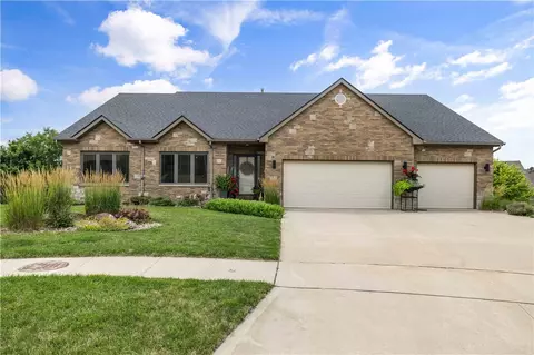 702 NW Boulder Point Cir, Ankeny, IA 50023