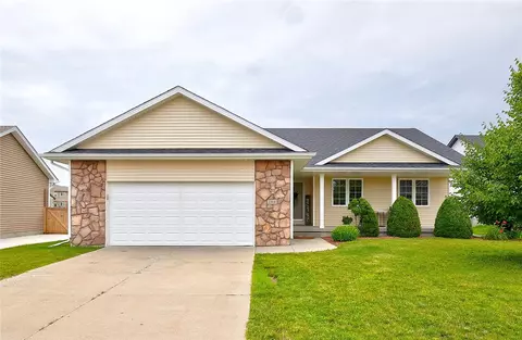 1315 NW Shoreline Ct, Ankeny, IA 50023