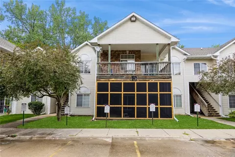 2465 Patricia Dr, Urbandale, IA 50322