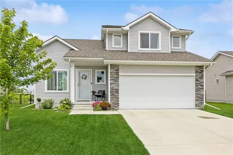 1025 Locust St, Waukee, IA 50263