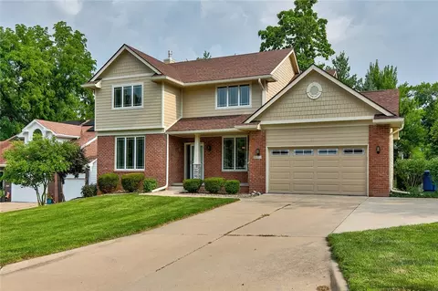 3001 Rhett Cir, Des Moines, IA 50321