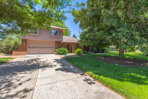 324 S 19th St, West Des Moines, IA 50265