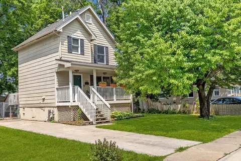 132 2nd St, West Des Moines, IA 50265