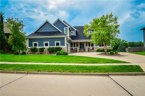 4802 155th St, Urbandale, IA 50323