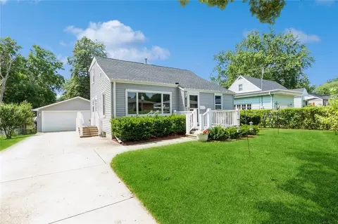 1804 Vine St, West Des Moines, IA 50265