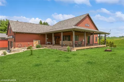 1584 Dubuque Dr, Otley, IA 50214