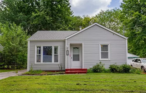 3509 37th St, Des Moines, IA 50310