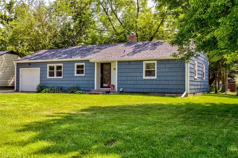 402 Boone St, Slater, IA 50244