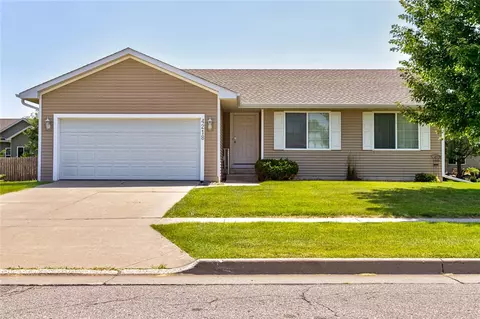 4218 Welbeck Dr, Ames, IA 50010