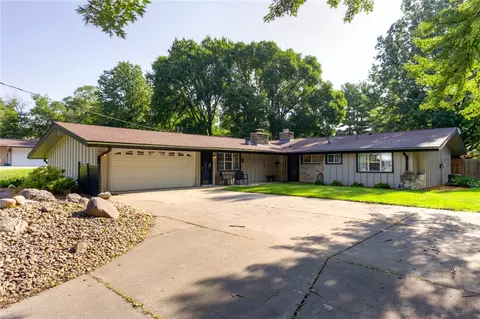 4913 SW 18th St, Des Moines, IA 50315
