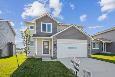 711 NE Meadow Landing Dr, Ankeny, IA 50021