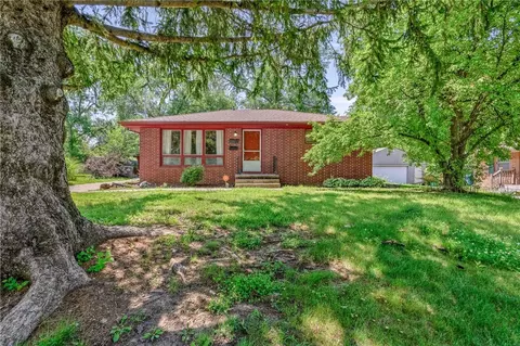 1404 Kenyon Ave, Des Moines, IA 50315